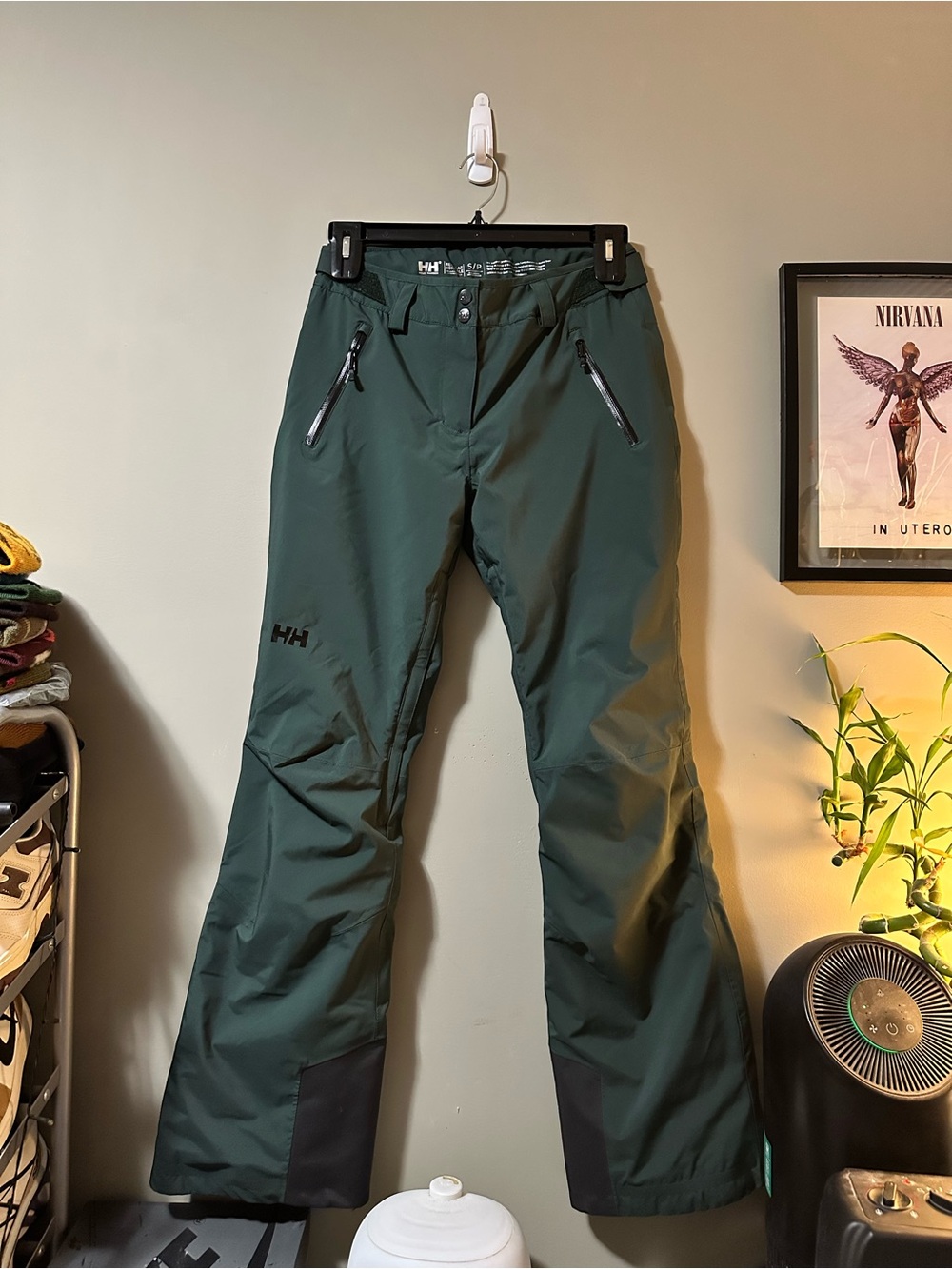 Helly Hansen women’s Dark Green Insulated Ski Pants
